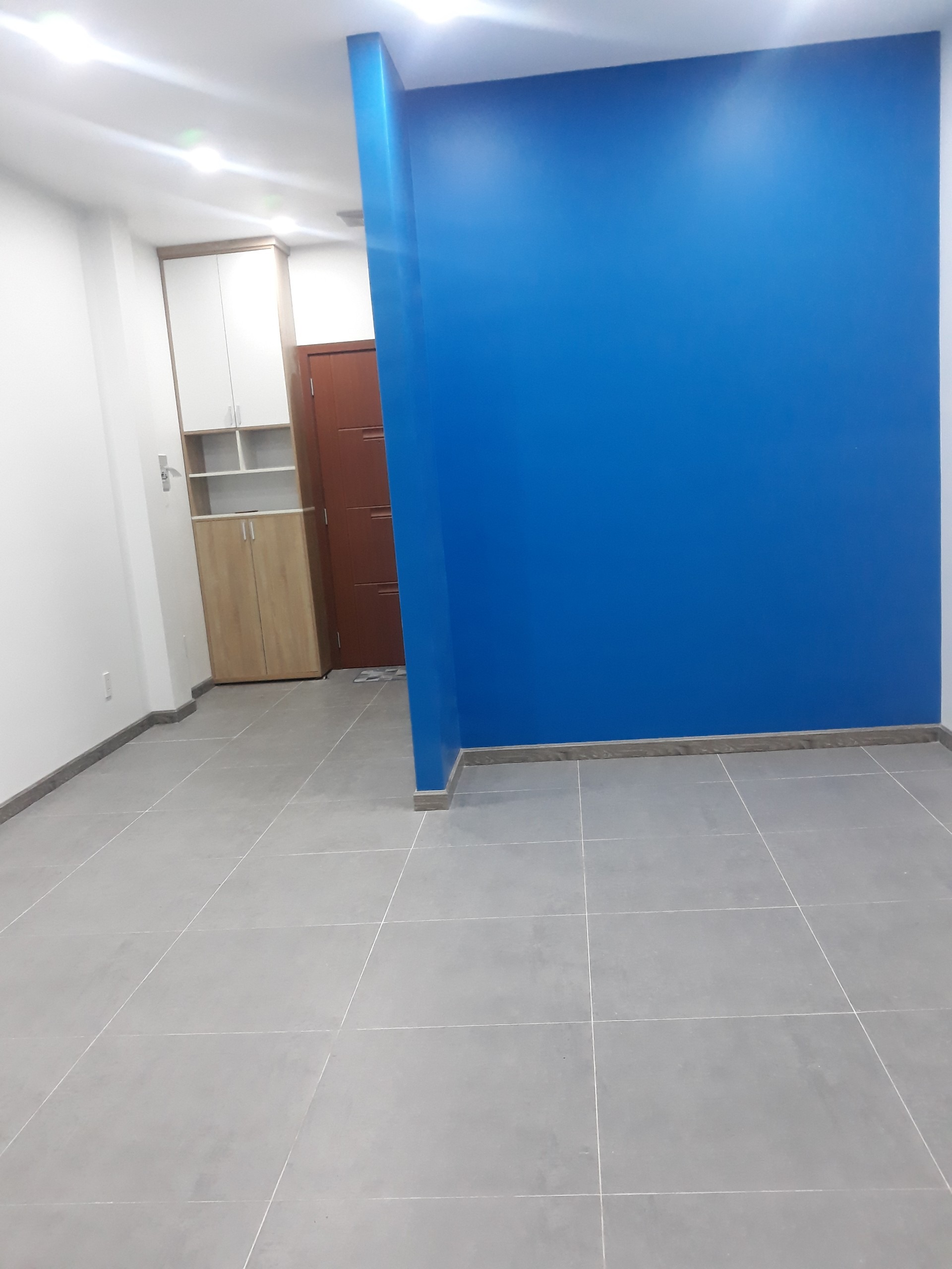 Phòng Gần Hiệp Bình , Full Nội Thất Gỗ, Máy Lạnh Có Sẵn, Dọn Ở Ngay