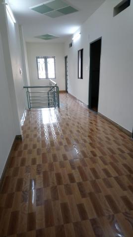 Phòng trọ mới sạch đẹp wc riêng, ban công riêng gần ngã tư 4 Xã