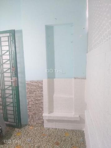 Hiện còn 2 phòng nhỏ 1 người ở cho nam thuê, giá là: 1.3 tr/tháng, 424/27 Nguyễn Tất Thành, Q4