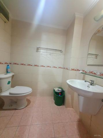 Hàng hiếm giá rẻ căn 2PN, 1WC full NT Q5 giá chỉ 10tr/tháng