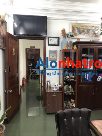 Bán nhà mặt phố Nguyễn Đình Chính - Hiện đang cho thuê 45 tr/tháng - Giá cả thương lượng