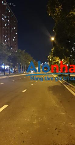 Cần cho thuê shop chân đế chung cư Starlake
