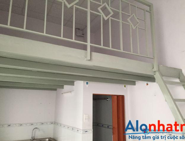 PHÒNG TRỌ RẤT ĐẸP, CÓ GÁC RỘNG  TỦ BẾP, CHẬU RỬA, WC RIÊNG, gần LOTTE quận 7