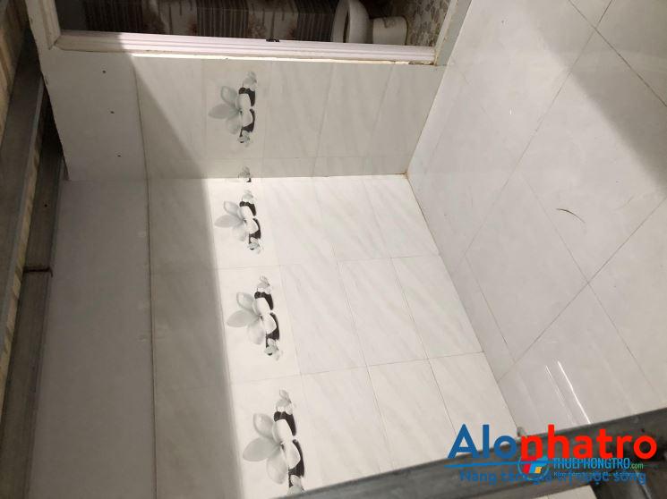 PHÒNG TRỌ RẤT ĐẸP: MÁY LẠNH + TỦ LẠNH, MÁY GIẶT, GÁC LỬNG + BẾP,.....GẦN AEON