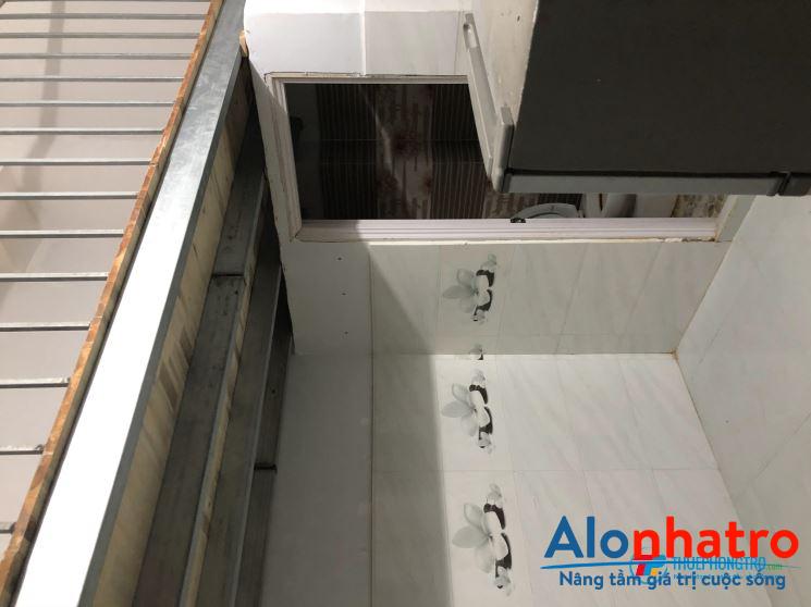 PHÒNG TRỌ RẤT ĐẸP: MÁY LẠNH + TỦ LẠNH, MÁY GIẶT, GÁC LỬNG + BẾP,.....GẦN AEON