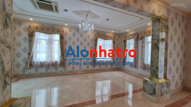 Biệt thự cho thuê mặt tiền Nguyễn Văn Hưởng, Thảo Điền, Quận 2. Diện tích: 500m2, giá tốt