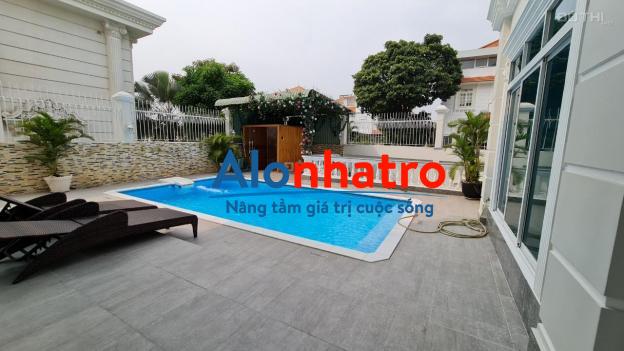 Biệt thự cho thuê mặt tiền Nguyễn Văn Hưởng, Thảo Điền, Quận 2. Diện tích: 500m2, giá tốt