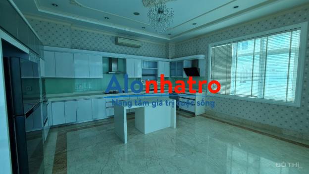 Biệt thự cho thuê mặt tiền Nguyễn Văn Hưởng, Thảo Điền, Quận 2. Diện tích: 500m2, giá tốt