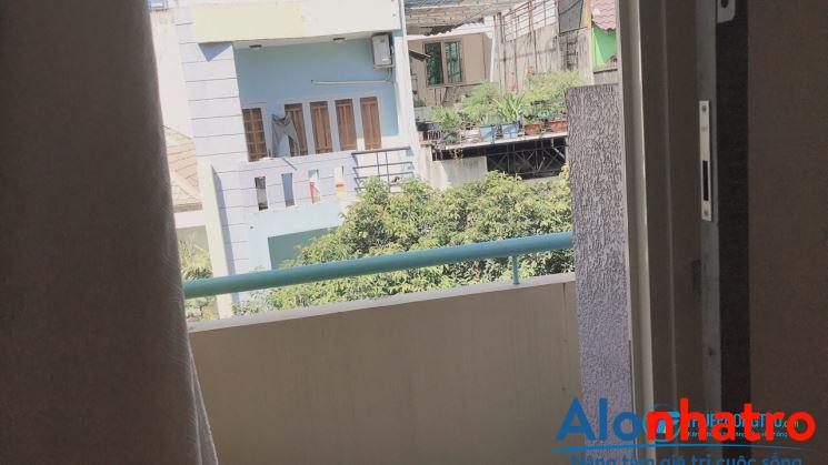 Cho thuê phòng đẹp , full nội thất , ban công gần đại học văn lang