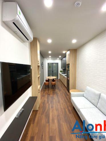 Căn hộ nội thất cao cấp, 2 phòng ngủ, ban công lộng gió, phòng ngủ tách bếp khu trung tâm - Quận 3