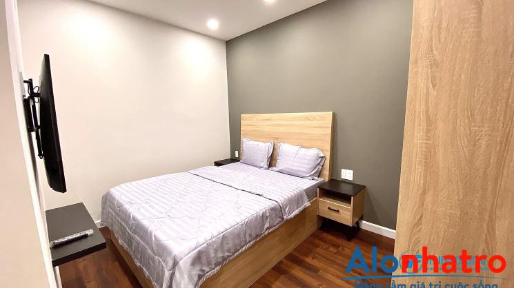 Căn hộ nội thất cao cấp, 2 phòng ngủ, ban công lộng gió, phòng ngủ tách bếp khu trung tâm - Quận 3