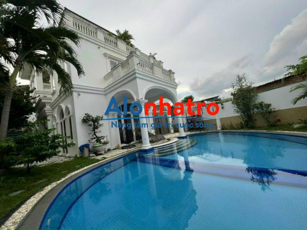 Cho thuê biệt thự hồ bơi sân vườn 600m2, giá 80tr/ tháng