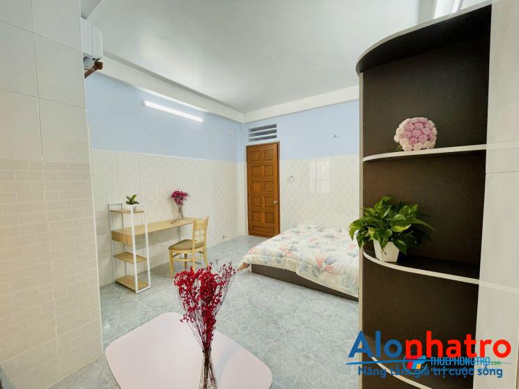 Cho thuê căn hộ Penthouse 1PN, 1PK ban công siêu vip mặt tiền đường lớn Phan Đình Phùng ,Phú Nhuận