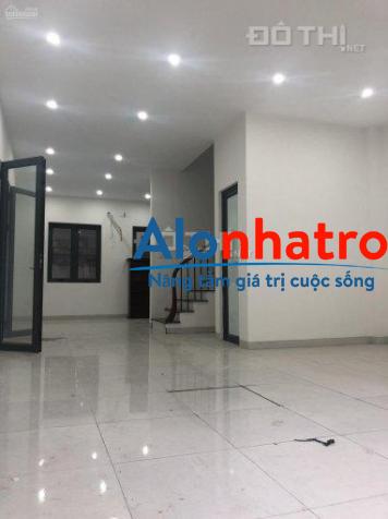 Cho thuê nhà biệt thự khu chia lô đường Võ Chí Công. Diện tích 70m2x5 tầng lô góc 3 mặt thoáng, mặt
