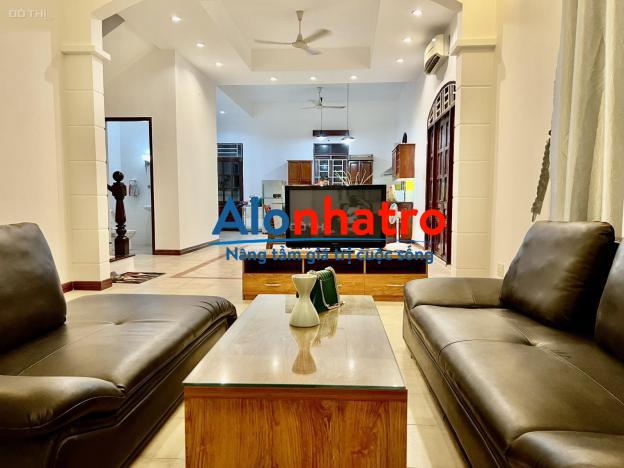 Cho thuê nhà phố, biệt thự Thảo Điền, tp Thủ Đức. Vị trí đẹp, giá tốt LH 0903652452 Mr. Phú