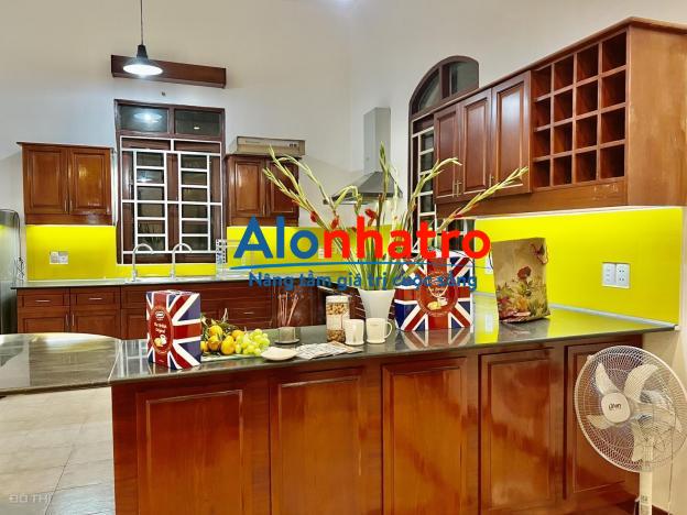 Cho thuê nhà phố, biệt thự Thảo Điền, tp Thủ Đức. Vị trí đẹp, giá tốt LH 0903652452 Mr. Phú
