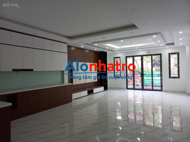 Bán nhà mặt phố Trương Định, DT 75m2 x 5 tầng có thang máy tiện cho thuê, kinh doanh. Giá 16,5 tỷ