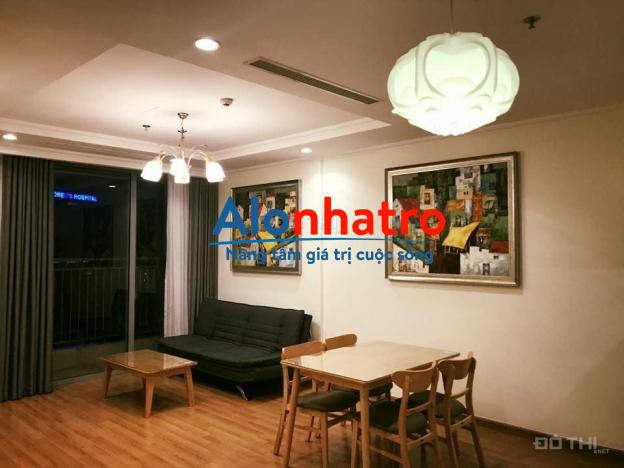 Cho thuê căn hộ 3 phòng ngủ, đủ đồ Vinhomes Nguyễn Chí Thanh, ban công đông nam