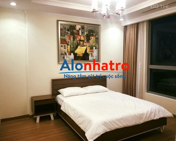 Cho thuê căn hộ 3 phòng ngủ, đủ đồ Vinhomes Nguyễn Chí Thanh, ban công đông nam