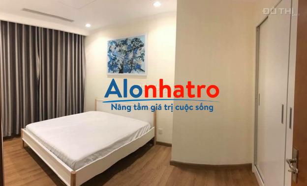 Cho thuê căn hộ 3 phòng ngủ, đủ đồ Vinhomes Nguyễn Chí Thanh, ban công đông nam