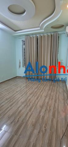 Cho thuê nguyên nhà 4 tầng ngõ chợ hàng, gần đường Hồ Sen mới.