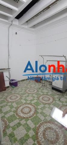 Cho thuê nguyên nhà 4 tầng ngõ chợ hàng, gần đường Hồ Sen mới.
