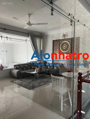 Cho thuê nhà 1 trệt 1 lững 2 lầu mặt tiền đường phạm ngọc thạch, ninh kiều, cần thơ, DTSD: 600 m2