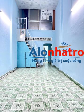 Cho thuê nhà 2PN có sân trồng rau nuôi gà gần chợ cổng 10 Long Bình