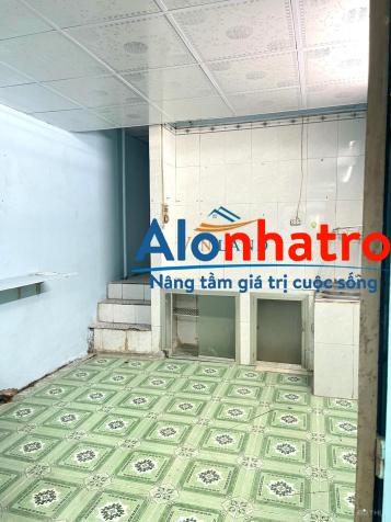 Cho thuê nhà 2PN có sân trồng rau nuôi gà gần chợ cổng 10 Long Bình
