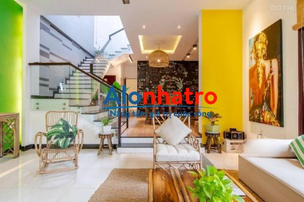 Cho thuê nhà đẹp sân vườn MT Lý Văn Tố ngay biển Phạm Văn Đồng