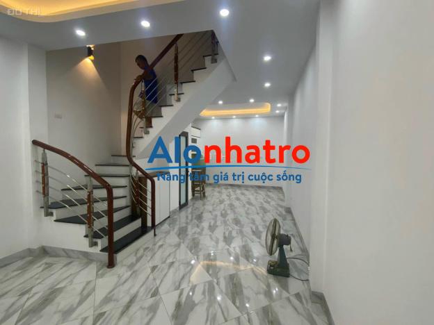 Cho thuê nhà ngõ 89 Lạc Long Quân- 10m ott- nhà mới koong- 5 tầng- 4 ngủ- chỉ 15tr.