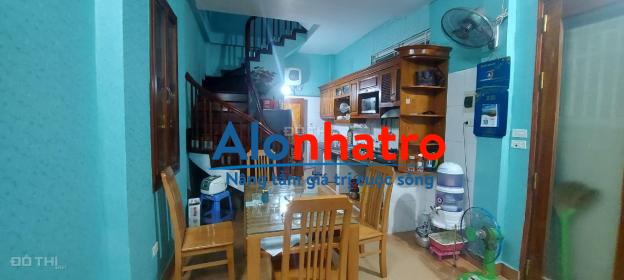 Bán nhà phố Nguyễn khánh toàn ô tô đỗ cửa. Diện tích 30m², 4 tầng, mặt tiền 6,3m, giá 3,5 tỷ.