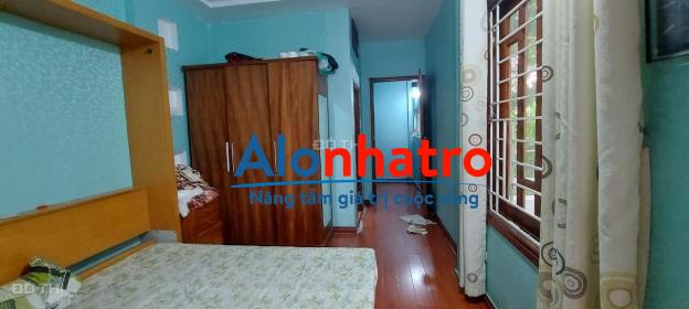 Bán nhà phố Nguyễn khánh toàn ô tô đỗ cửa. Diện tích 30m², 4 tầng, mặt tiền 6,3m, giá 3,5 tỷ.