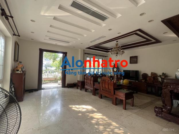 Chính chủ cho thuê biệt thự đơn lập căn góc Anh Đào nằm trong Khu đô thị Vinhomes Riverside
