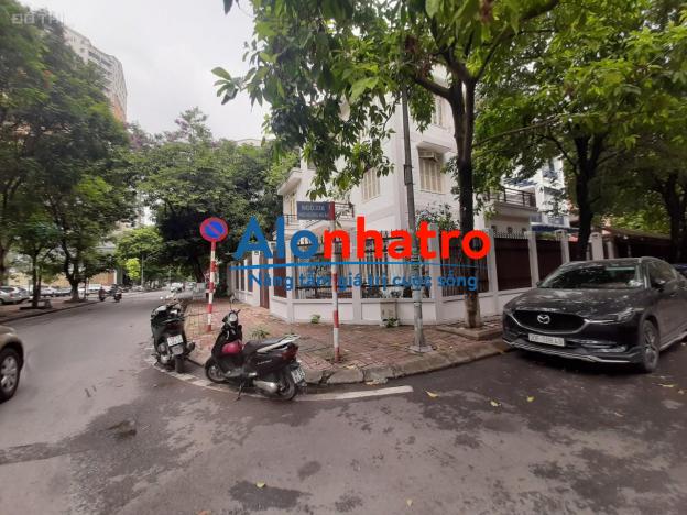 Cho thuê nhà biệt thự khu Trung Hòa Nhân Chính (Mặt Hoàng Đạo Thúy), lô góc 250m2, mặt tiền 15m