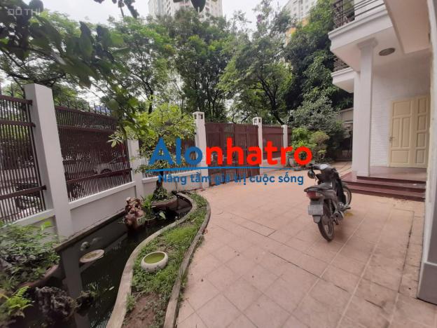 Cho thuê nhà biệt thự khu Trung Hòa Nhân Chính (Mặt Hoàng Đạo Thúy), lô góc 250m2, mặt tiền 15m