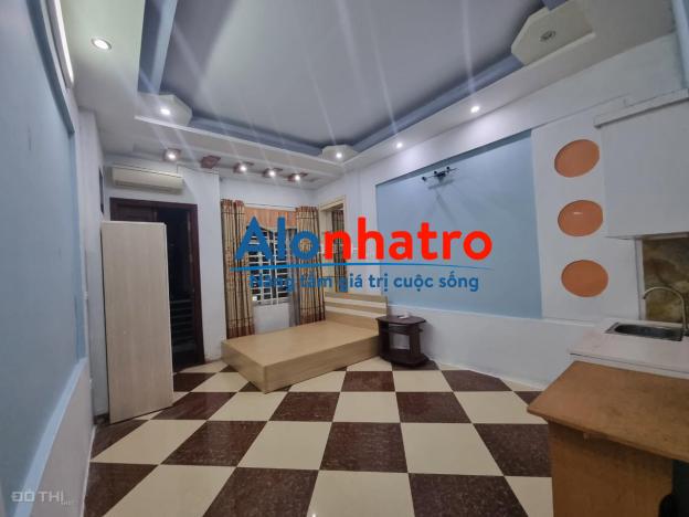 Cho thuê phòng 30m2 khép kín ở phạm tuấn tài full đồ, Tủ lạnh, giường ,tủ, kệ bếp như ảnh