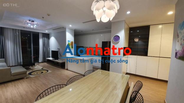 Gia đình cho thuê căn 3 phòng ngủ tòa Park Hill - Park Premium, nội thất đẹp, nhà sáng thoáng