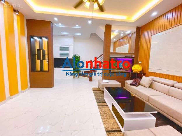 NHÀ ĐẸP THỤY KHUÊ - HỒ TÂY LỘNG GIÓ - MẶT TIỀN RỘNG - NGÕ BA GÁC PHI - HAI THOÁNG - CHỈ 5 PHÚT RA Đ