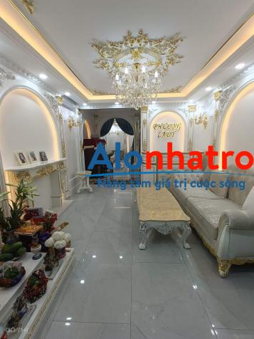 NHÀ MỚI - PHÂN LÔ VIP - HOÀNG CẦU - VỈA HÈ - Ô TÔ TRÁNH - ĐỖ CỬA NGÀY ĐÊM