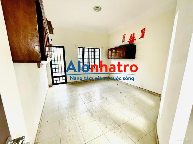 Cho thuê nhà hẻm xe hơi 375/ Hoàng Sa, Phường Tân Định, Quận 1