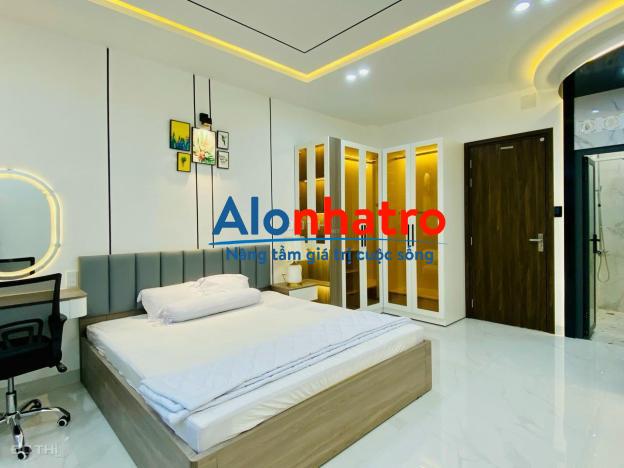 Cho thuê nhà hẻm xe hơi 656 CMT8, quận 3, nhà có 5 phòng rộng rãi