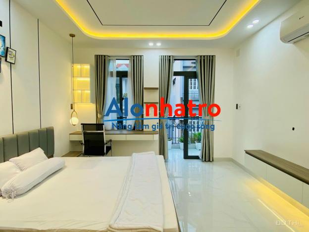 Cho thuê nhà hẻm xe hơi 656 CMT8, quận 3, nhà có 5 phòng rộng rãi