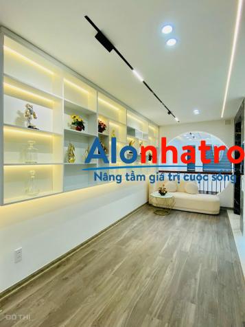Cho thuê nhà hẻm xe hơi 656 CMT8, quận 3, nhà có 5 phòng rộng rãi