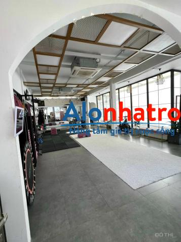 Cho thuê nhà 400/10 Lê Văn Sỹ, Quận 3 ngang 9m trống suốt