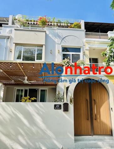 Cho thuê BT Phú Mỹ Hưng - Q7, nhà 4 phòng ngủ, nội thất hiện đại. E Duyên 0367 078 317