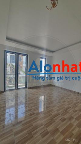 Cho thuê nguyên nhà 3,5 tầng mới tinh ở Him Lam (gần ngã 4 Metro), làm văn phòng cực đẹp.