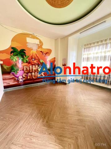 Cho thuê nhà trệt 2 lầu mặt tiền ngan 7m đường 30/4, ninh kiều, cần thơ, cách vincom xuân khánh 30m