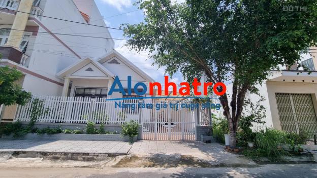 Cho thuê biệt thự sân vườn khu dân cư hưng phú, cái răng, cần thơ, nhà có đầy đủ nội thất vào là ở