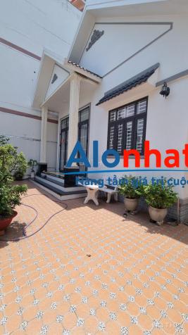 Cho thuê biệt thự sân vườn khu dân cư hưng phú, cái răng, cần thơ, nhà có đầy đủ nội thất vào là ở